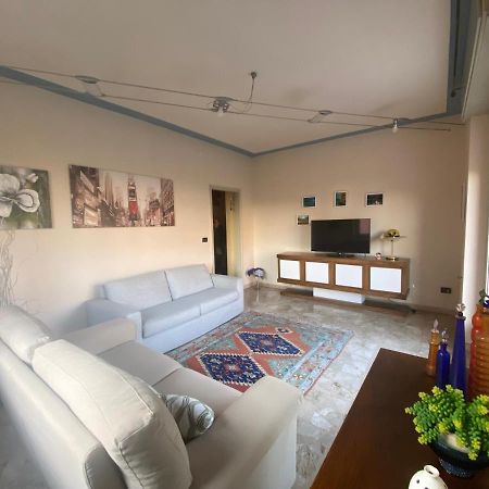 La Casa Di Marta Apartment Valeggio sul Mincio Luaran gambar