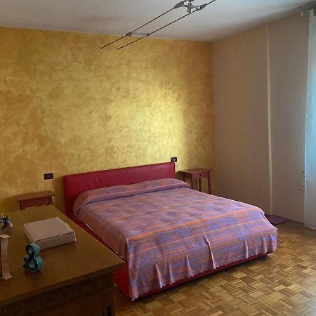 La Casa Di Marta Apartment Valeggio sul Mincio Luaran gambar