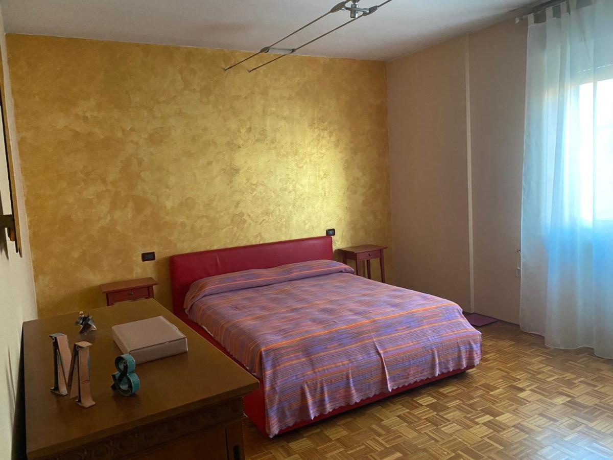 La Casa Di Marta Apartment Valeggio sul Mincio Luaran gambar